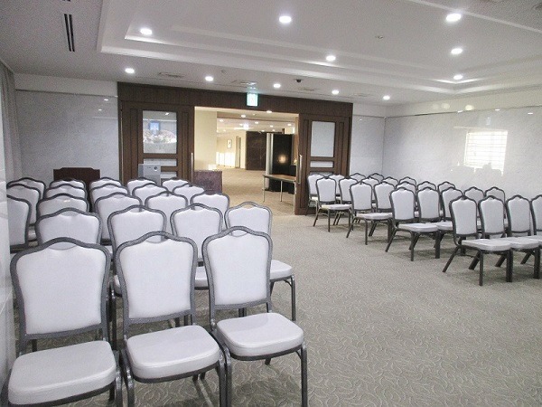 戸田葬祭場 せせらぎの間 式場内風景②