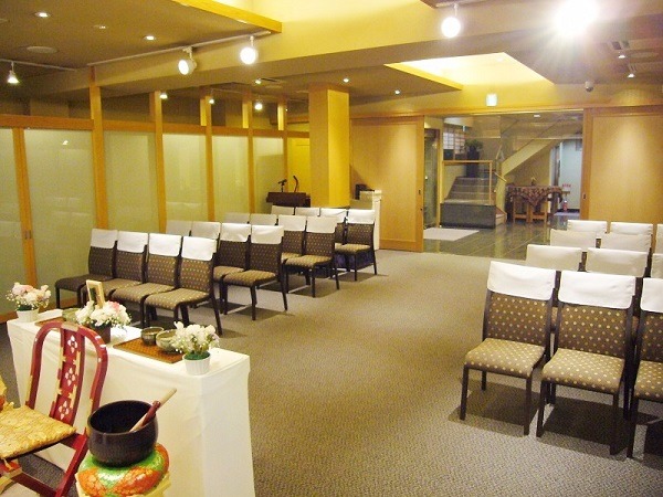 常性寺会堂 式場内風景②