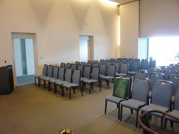 楢原斎場 式場内風景②