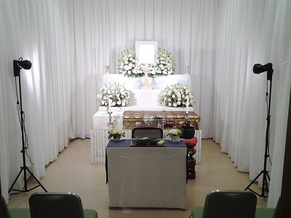 代々幡斎場 竹の間 式場内風景①