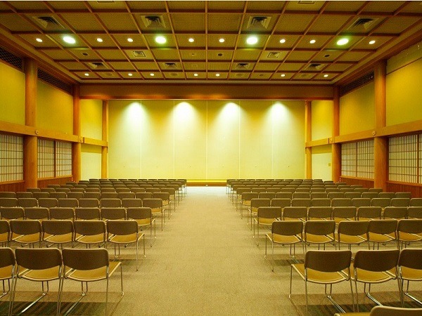 築地本願寺 第二伝道会館 1階蓮華殿 式場内風景