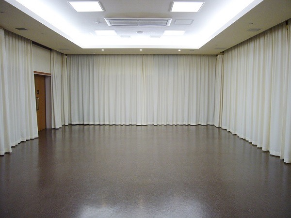 平和の森会館 1階 式場内風景①