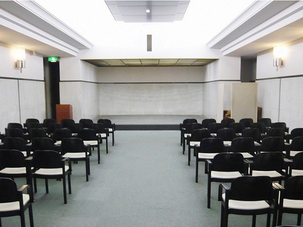 横浜市南部斎場 2階ホール 式場内風景①