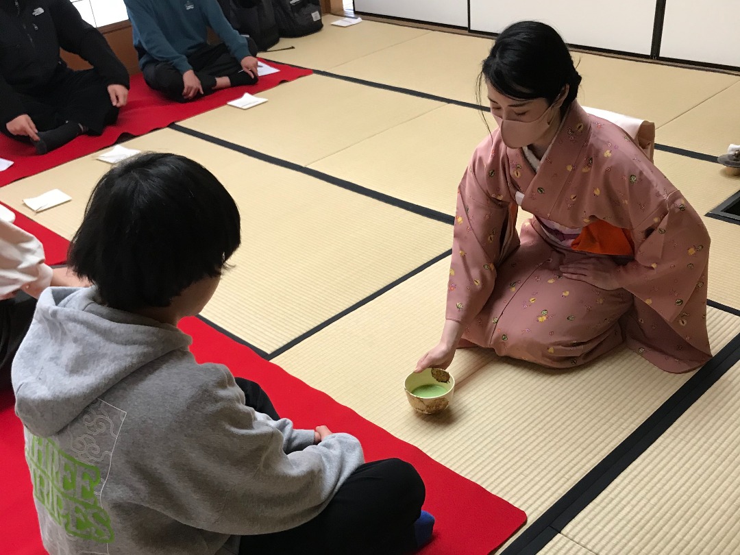 日本の伝統文化に触れる　〜茶道体験〜