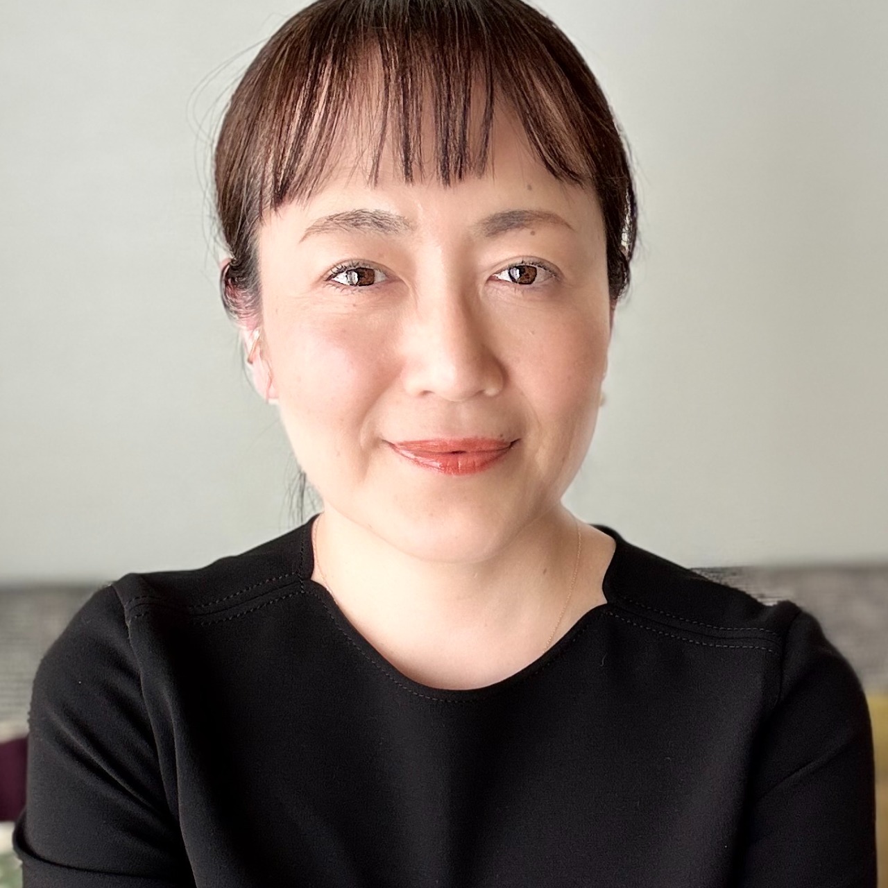 東京・渋谷占いなら、渋谷で当たると評判の占い館BCAFE（ビーカフェ）渋谷店の『楓乃（かの）先生』がおすすめ！店舗での対面鑑定はもちろん、オンライン鑑定（リモート鑑定）でも予約可能です