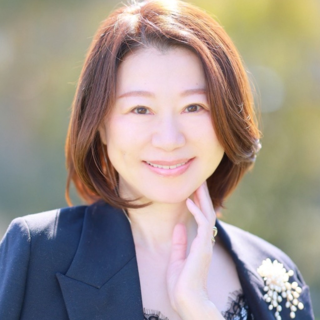 宇都宮占いなら占い館BCAFE栃木宇都宮店へ。美柚（みゅーず）先生は、栃木宇都宮で恋愛占いに強い当たると口コミ評判の人気の霊感タロット占い師。宇都宮で当たると人気の占い師