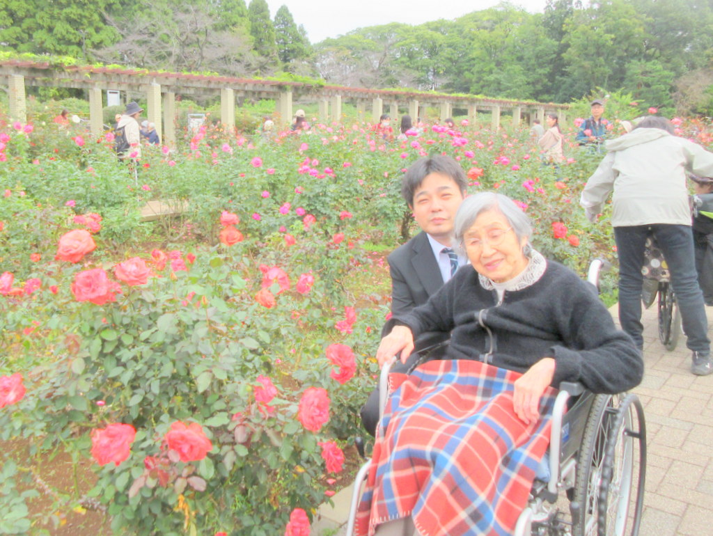 シルバーシティむさしの欅館　2025.10「秋のバラフェスタ」