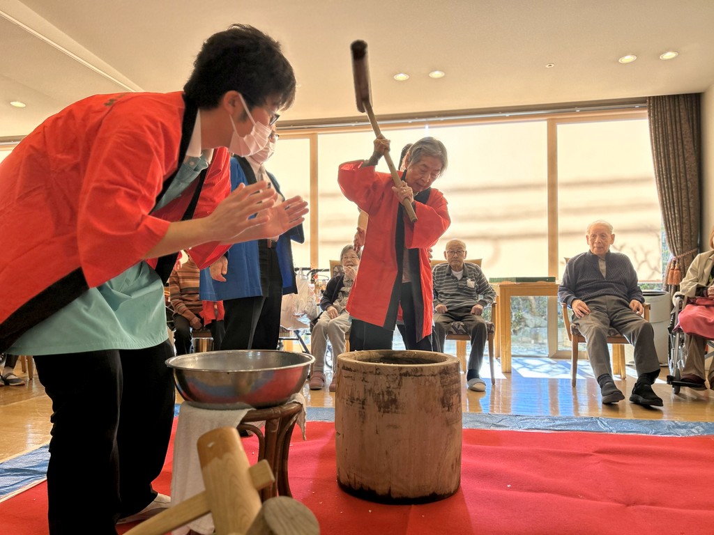 シルバーシティ石神井南館　2025.12.28「おもちつき」
