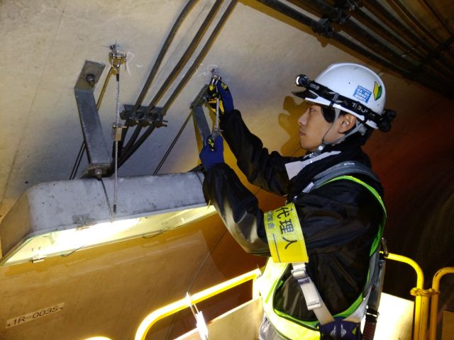 トンネル照明工事