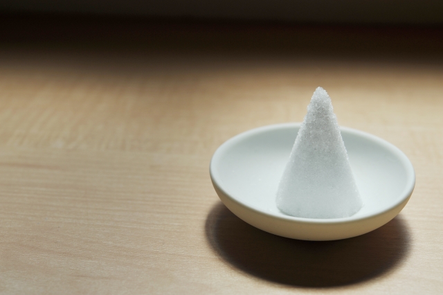 清めの塩って何に使うの？正しい使い方を解説
